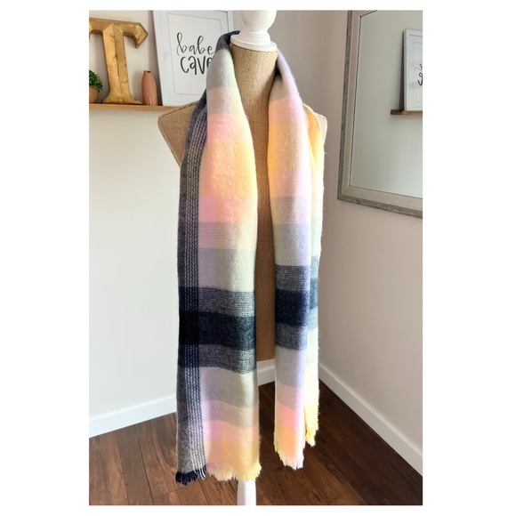 Loft Pastel Plaid Cozy Knit Fringe Blanket Scarf - Picture 4 of 9